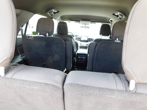 Used 2020 Ford Explorer XLT AWD/4WD image 36