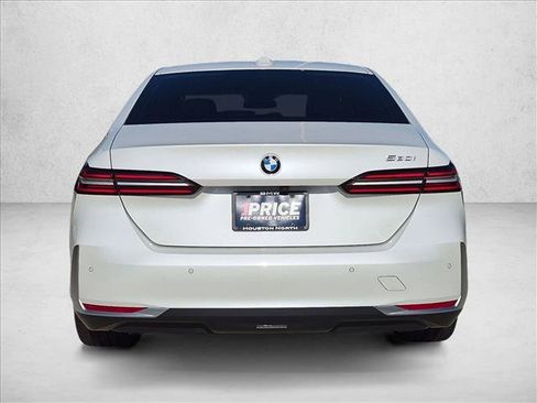 Certified 2024 BMW 530i w/ Premium Package RWD image 7