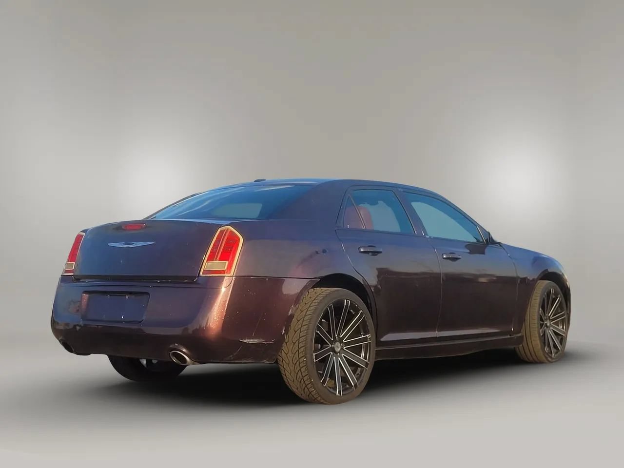 Used 2013 Chrysler 300 S RWD image 6