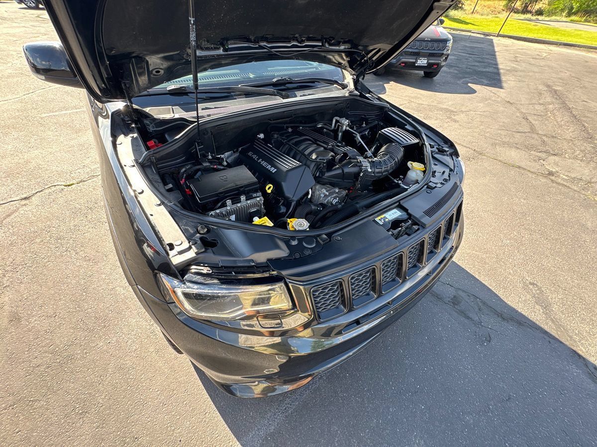 Used 2017 Jeep Grand Cherokee SRT AWD/4WD image 36