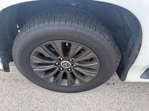 Used 2023 Lexus GX 460 Premium w/ Accessory Package AWD/4WD image 10