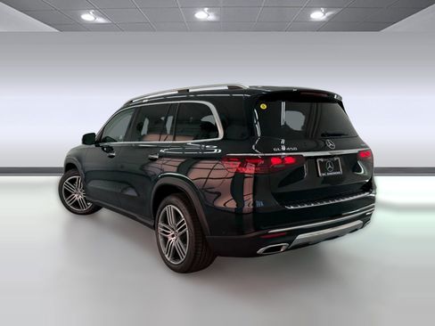 Used 2026 Mercedes-Benz GLS 450 4MATIC image 3