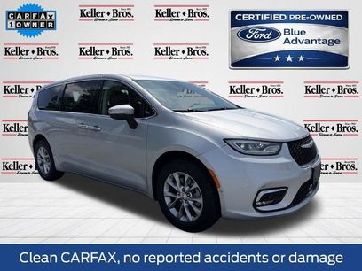 Used 2023 Chrysler Pacifica Touring-L