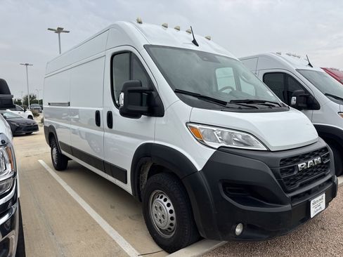 Used 2025 RAM ProMaster 2500 w/ Convenience Group FWD image 2