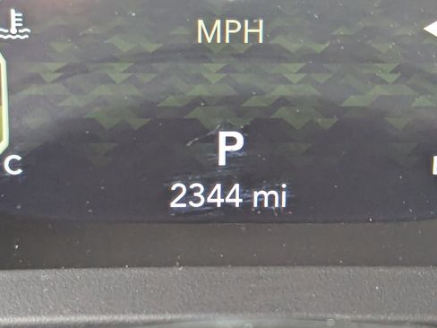 Certified 2025 Jeep Gladiator Sport image 18