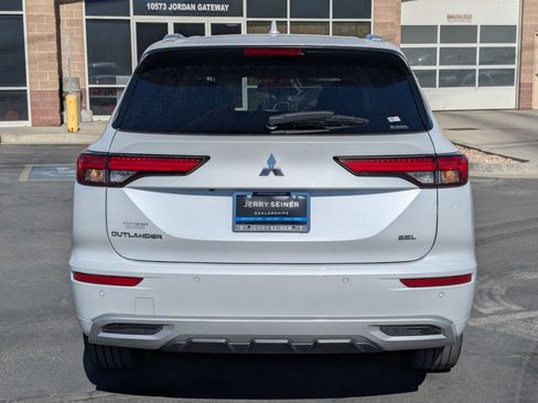 Used 2023 Mitsubishi Outlander SEL AWD/4WD image 5
