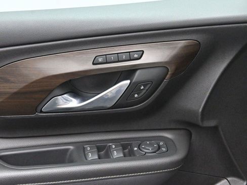 Used 2018 GMC Terrain Denali w/ Advanced Safety Package image 12