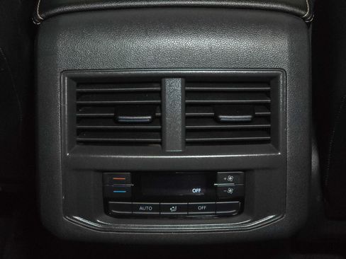 Used 2021 Volkswagen Atlas SE image 49