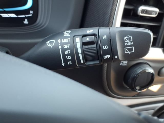 New 2026 Hyundai Venue SEL FWD image 31