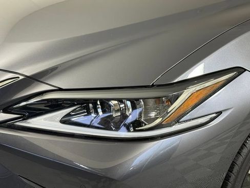 Used 2024 Lexus ES 350 F Sport w/ Accessory Package (Z2) FWD image 13