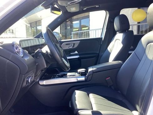 Used 2021 Mercedes-Benz GLB 250 4MATIC w/ Premium Package image 20