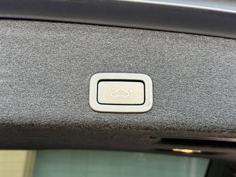 Used 2017 Volvo XC60 T5 Dynamic w/ Preferred Option Package image 17