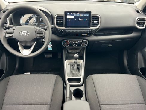 New 2026 Hyundai Venue SE image 3