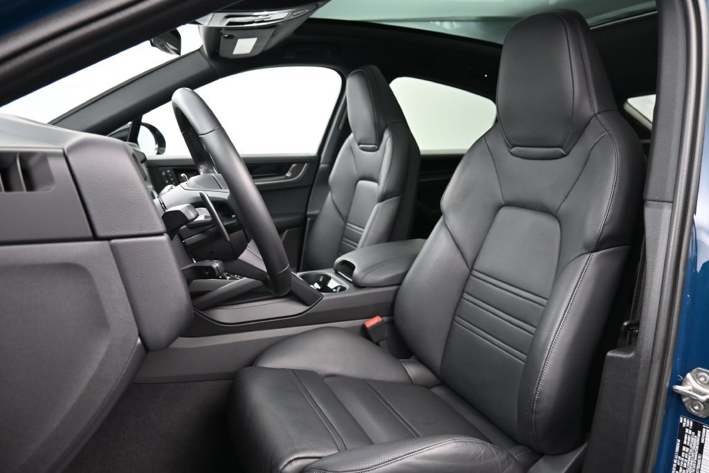 Certified 2024 Porsche Cayenne Coupe AWD/4WD image 5