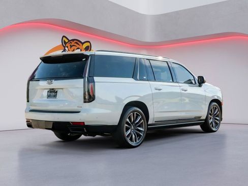 Used 2022 Cadillac Escalade ESV Sport Platinum RWD image 6