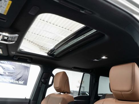 Used 2025 Lexus GX 550 w/ Cold Area Package AWD/4WD image 13