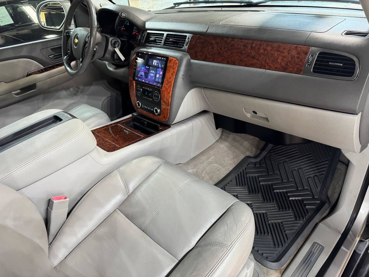 Used 2007 Chevrolet Tahoe LTZ w/ LTZ Preferred Equipment Group RWD image 9