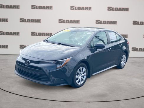 Used 2025 Toyota Corolla LE FWD image 1