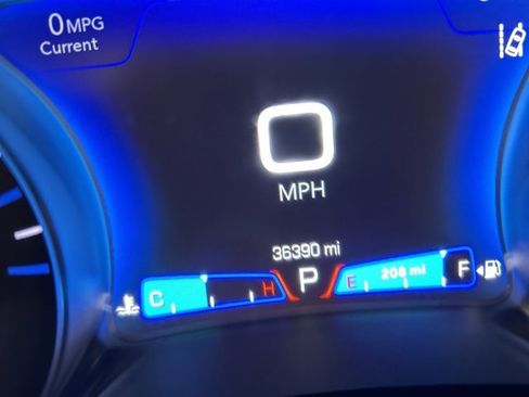 Used 2023 Chrysler 300 Touring L w/ Popular Equipment Group image 32