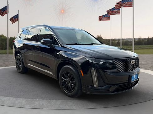 Used 2021 Cadillac XT6 Luxury AWD/4WD image 4