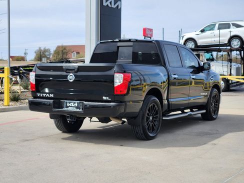 Used 2017 Nissan Titan SL image 4