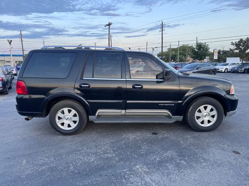 Used 2004 Lincoln Navigator 2WD image 4