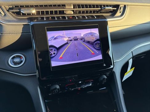 New 2025 Jeep Grand Cherokee Laredo X image 17