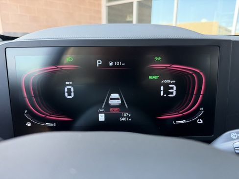 Used 2025 Kia Niro LX FWD image 17