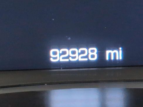 Used 2019 Chevrolet Equinox LT FWD image 2