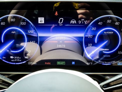 Used 2022 Mercedes-Benz EQS 450+ Sedan image 18