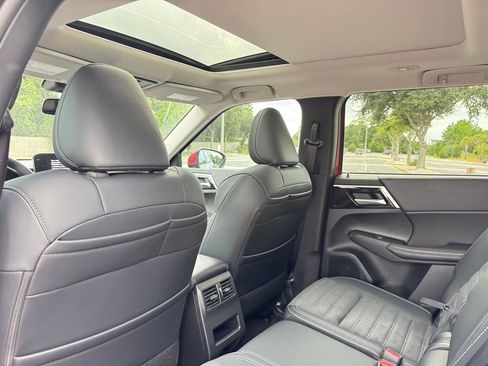 New 2025 Mitsubishi Outlander SE AWD/4WD image 15