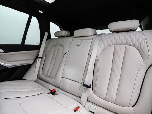 New 2026 BMW X5 xDrive40i w/ M Sport Package AWD/4WD image 23