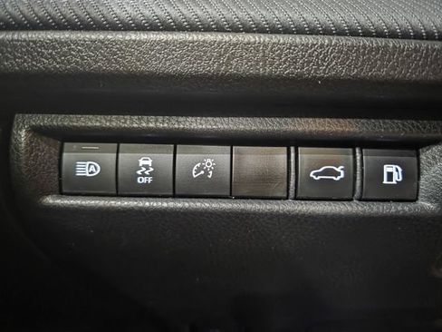 Used 2025 Toyota Camry SE FWD image 18