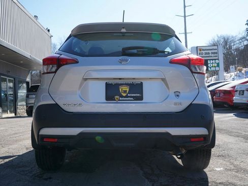 Used 2020 Nissan Kicks SR w/ SR Premium Package image 8