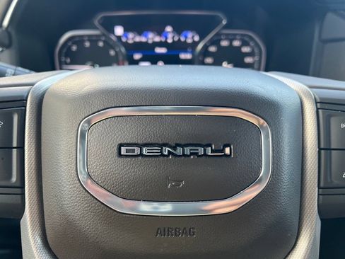 Used 2021 GMC Yukon Denali RWD image 22