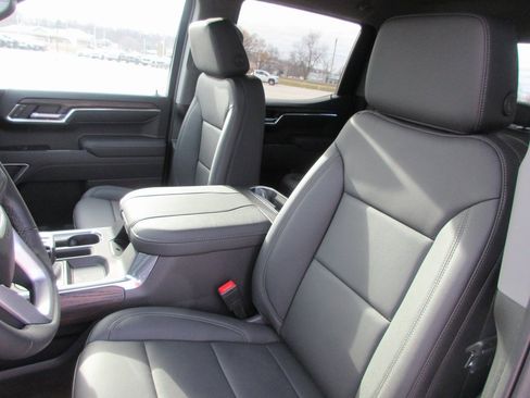 New 2026 GMC Sierra 1500 SLT w/ SLT Premium Package image 13