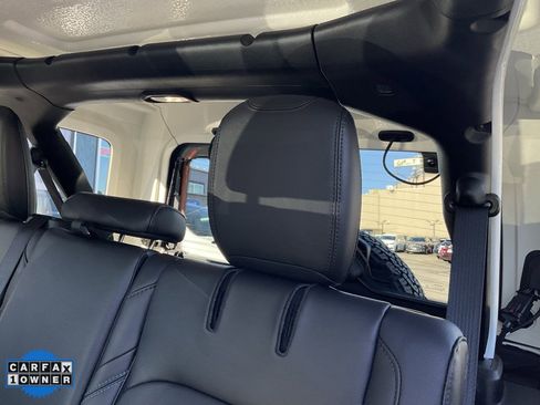 Used 2023 Jeep Wrangler Unlimited Rubicon 4xe w/ Steel Bumper Group image 31