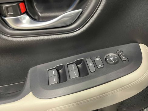 New 2026 Honda HR-V LX image 13