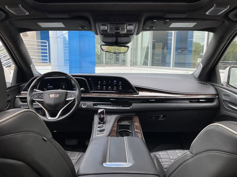 Used 2021 Cadillac Escalade Sport Platinum w/ Heavy-Duty Trailer Package image 31