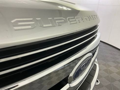 Used 2017 Ford F250 Lariat w/ Lariat Ultimate Package image 11