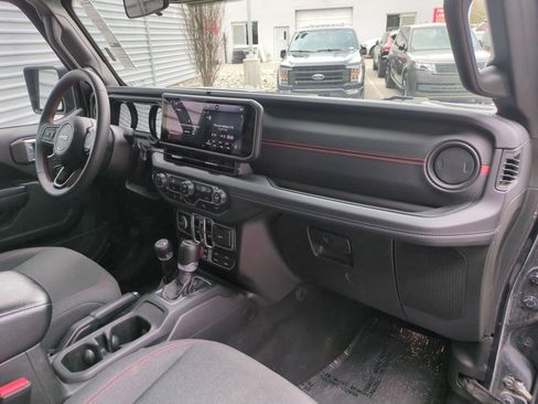 Used 2024 Jeep Wrangler Unlimited Rubicon image 30