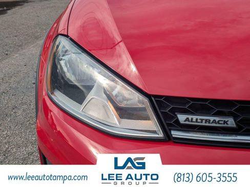 Used 2017 Volkswagen Golf Alltrack SE AWD/4WD image 9