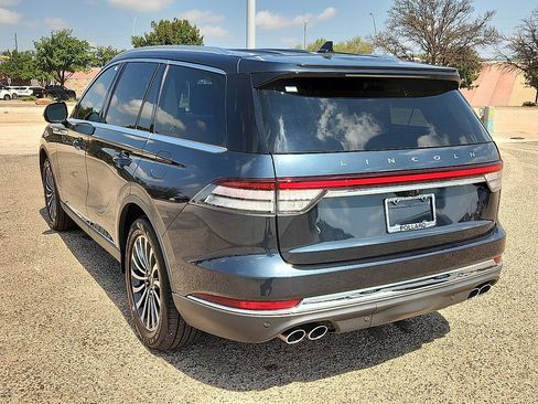 Used 2022 Lincoln Aviator Reserve w/ Equipment Group 201A image 2