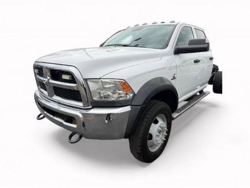 Used 2018 RAM 5500 Tradesman w/ Chrome Appearance Group image 2