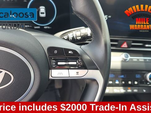 Used 2025 Hyundai Elantra SEL FWD image 18