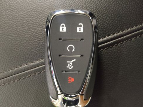 Used 2024 Chevrolet Equinox Premier AWD/4WD image 32