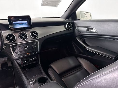 Used 2016 Mercedes-Benz CLA 250 image 21