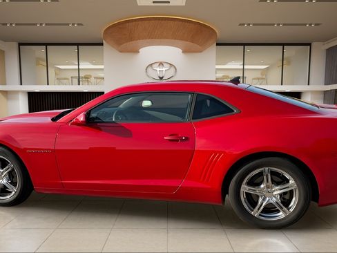 Used 2013 Chevrolet Camaro LS RWD image 2