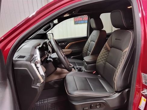 Used 2024 GMC Canyon Denali AWD/4WD image 10