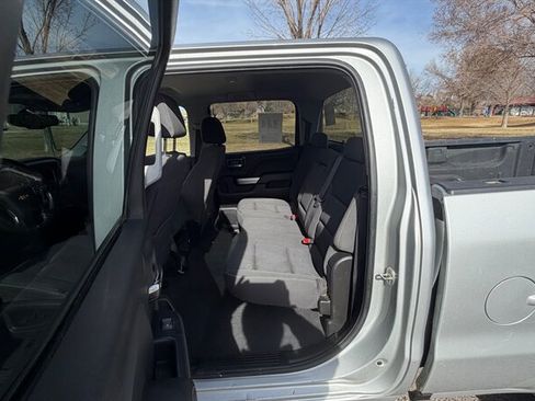 Used 2019 Chevrolet Silverado 2500 LT AWD/4WD image 17